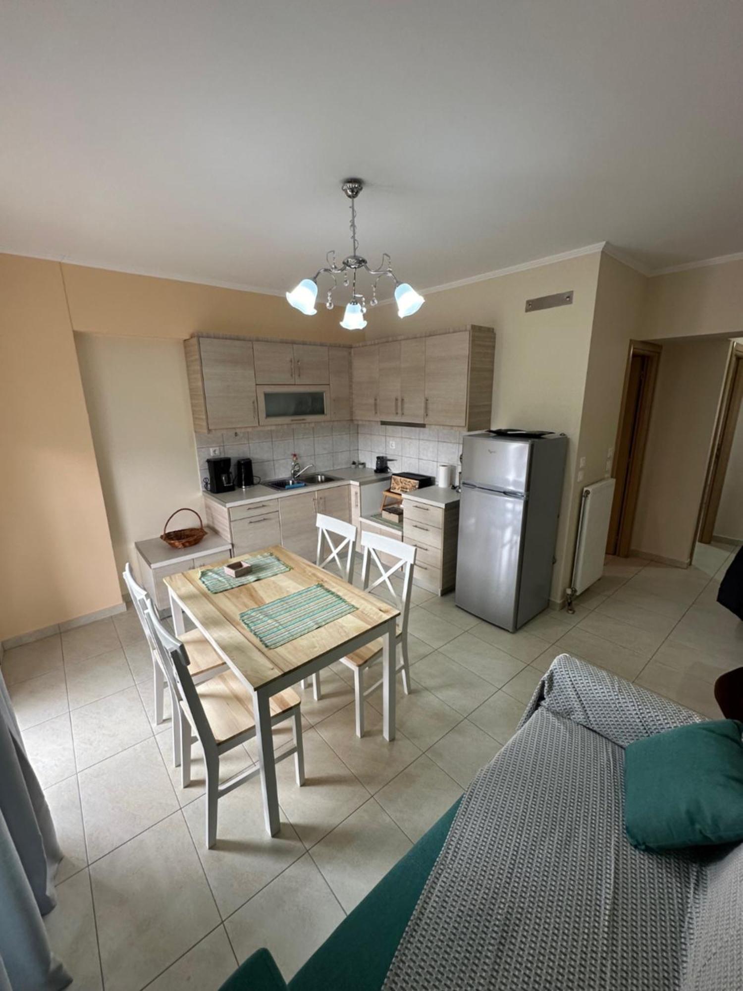 R Apartment Nafpaktos Eksteriør billede
