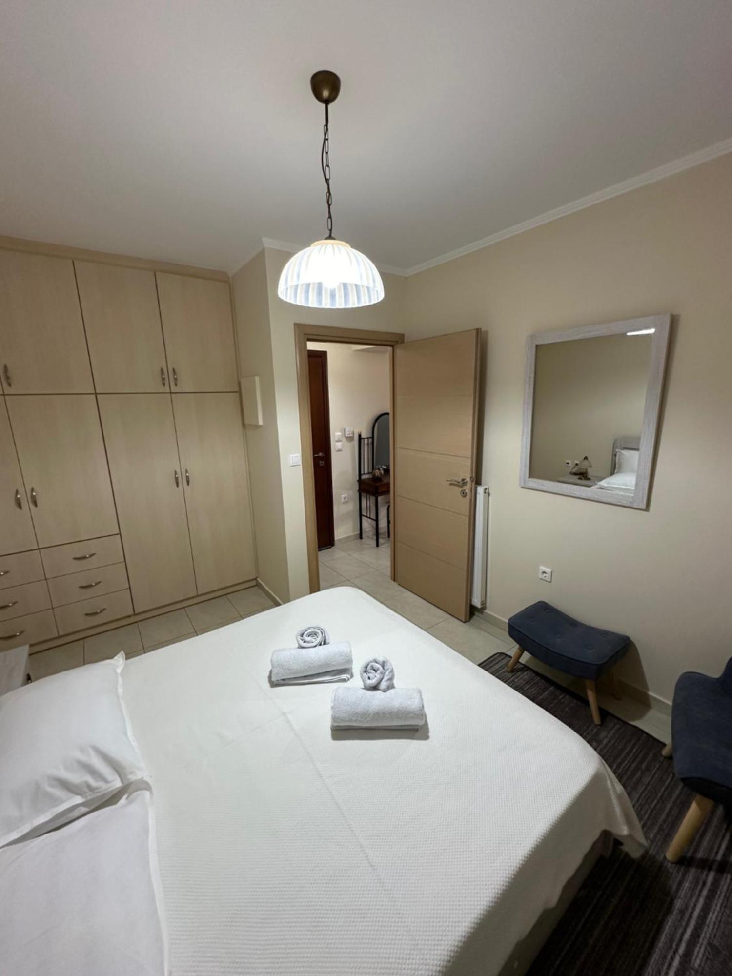 R Apartment Nafpaktos Eksteriør billede